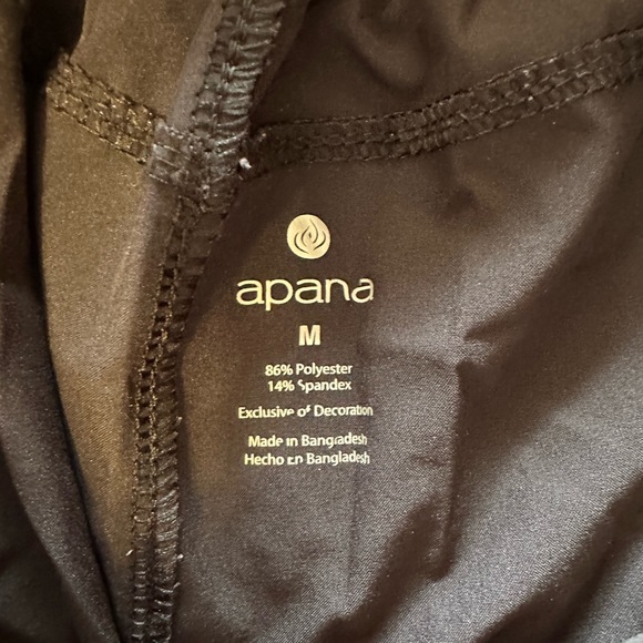 APANA Shorts with tie at waist - Picture 2 of 3